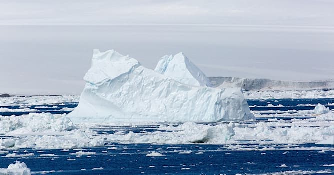 Cronologia Domande: Quale famosa nave colpì un iceberg nel 1912?