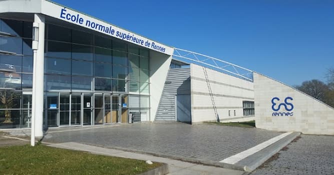 Société Question: L’École normale supérieure de Rennes est fondée en quelle année ?