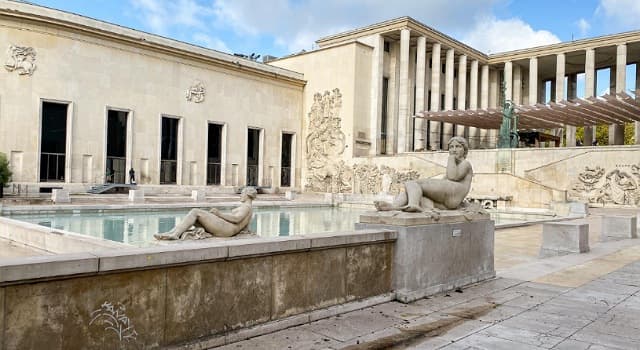 Culture Question: Le musée d'Art moderne de Paris a été inauguré en quelle année ?