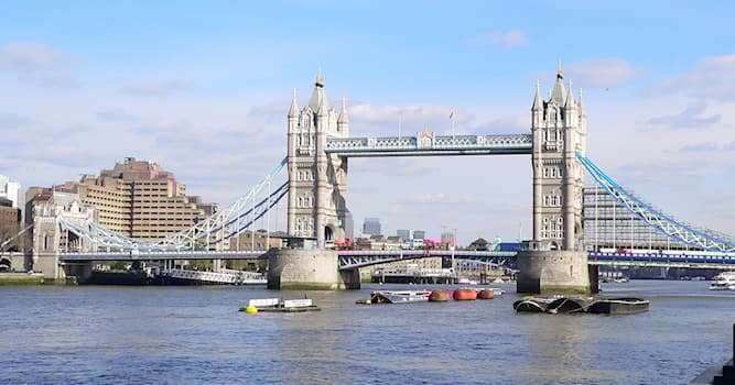Культура Запитання-цікавинка: Над якою річкою простягся Тауерський міст?