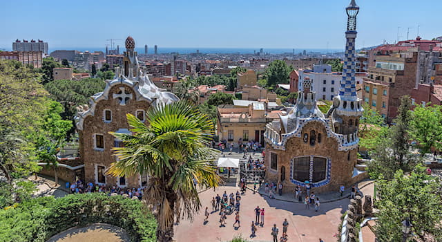 Geografia Pytanie-Ciekawostka: Park Güell wpisany na listę UNESCO to jedna z atrakcji którego miasta?