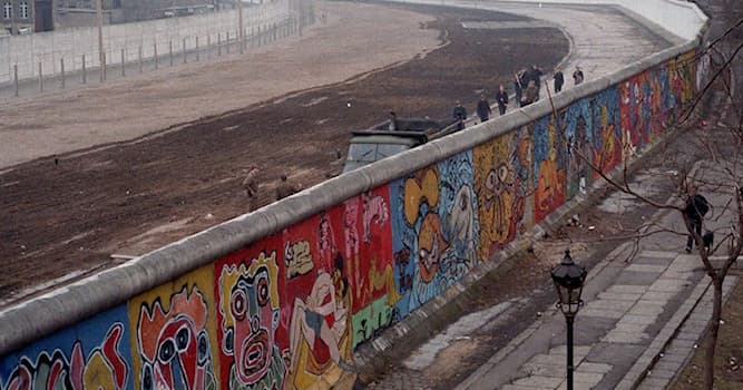Cultura Domande: Quando fu costruito il muro di Berlino?