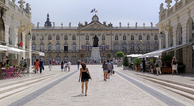 Geografia Pytanie-Ciekawostka: W którym mieście znajduje się wpisany na listę UNESCO Plac Stanisławaz?