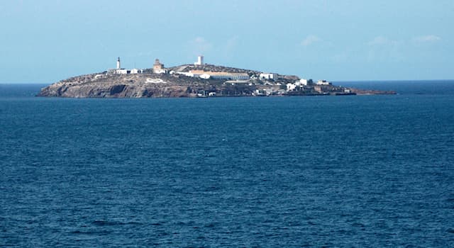 Géographie Question: Dans quel pays se trouve le phare de l'Île Isabelle II ?