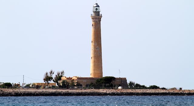 Géographie Question: Dans quel pays se trouve le phare de San Vito Lo Capo ?