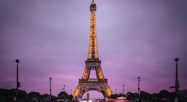 Geografia Domande: In quale paese si trova la Torre Eiffel?