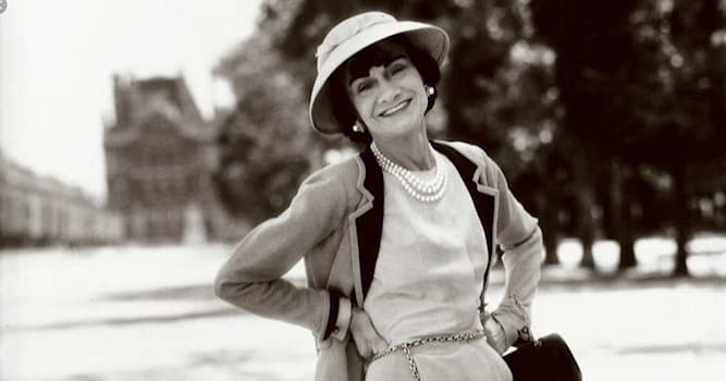 Sociedad Pregunta Trivia: ¿Qué diseñaba y vendía Coco Chanel en su primera tienda?