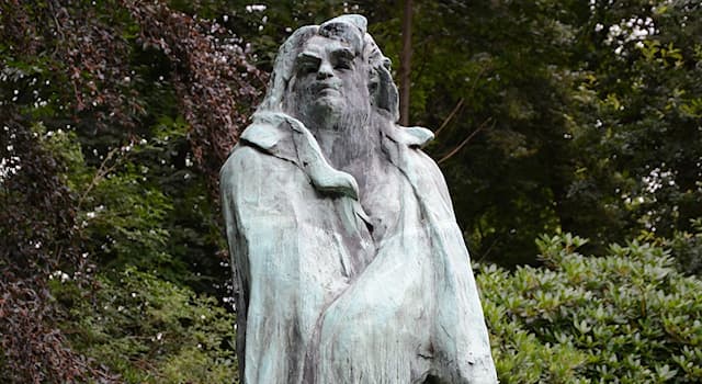 Culture Question: Quel écrivain est représenté sur cette statue de bronze réalisée par Auguste Rodin ?