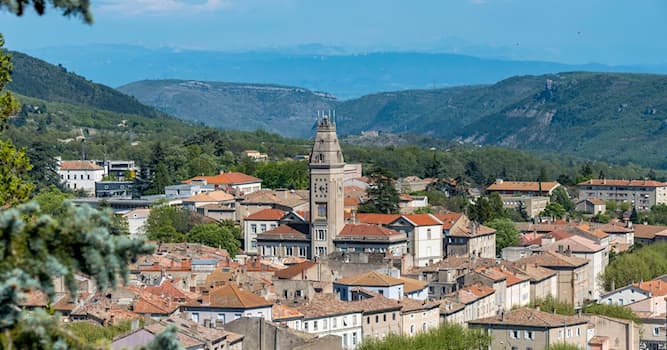 Géographie Question: Quelle est la plus petite préfecture de France ?