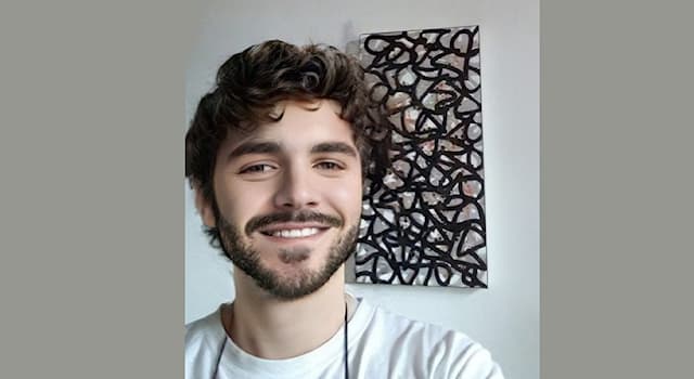 Culture Question: Qui est Marco Stazzini également connu sous le pseudonyme de Stoz ?