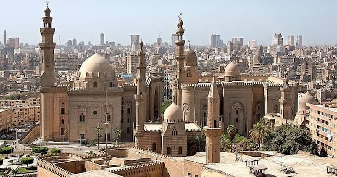 География Вопрос: В какой стране находится город Каир?