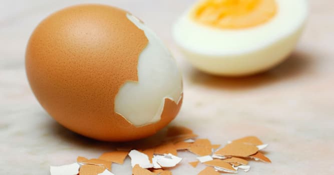 Società Domande: Cosa bisogna aggiungere all'acqua di cottura per far sì che le uova sode si sbuccino meglio?