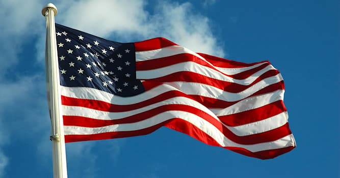 Sociedad Pregunta Trivia: ¿Cuántas franjas y estrellas tiene la bandera estadounidense?