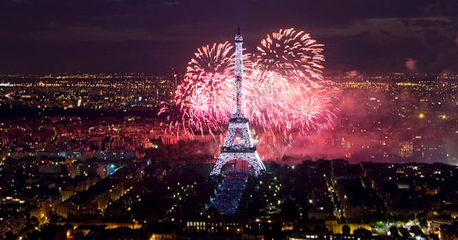 społeczeństwo Pytanie-Ciekawostka: Jakie święto jest celebrowane we Francji 14 lipca?