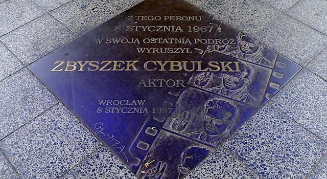 Kultura Pytanie-Ciekawostka: Na którym dworcu w 1967 roku zginął w wypadku Zbigniew Cybulski?