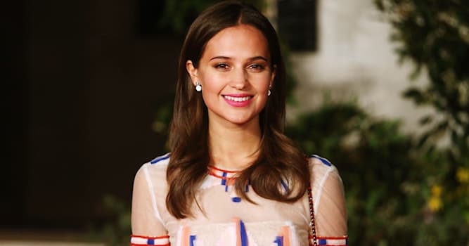 Films et télé Question: Qui est Alicia Vikander ?