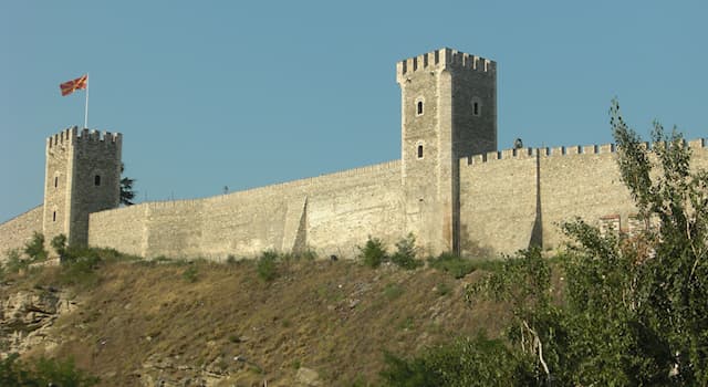 Historia Pregunta Trivia: ¿Con qué otro nombre es conocida la fortaleza Skopje ubicada en Macedonia?