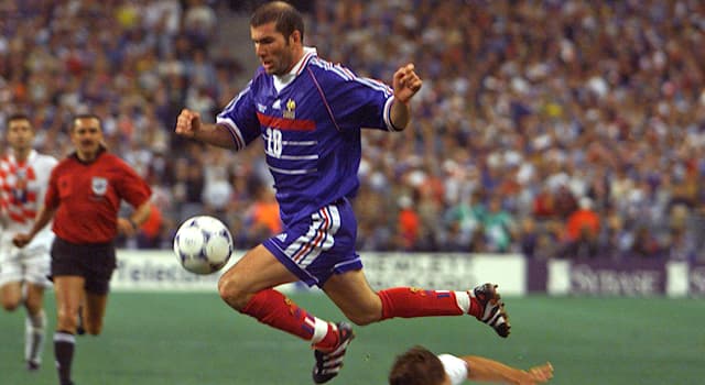 Deporte Pregunta Trivia: ¿Con qué club de fútbol Zinedine Zidane disputó más partidos a lo largo de su carrera?