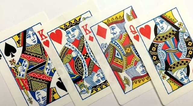 Gesellschaft Wissensfrage: Mit wieviel Karten wird das Kartenspiel Bauernschnapsen gespielt?