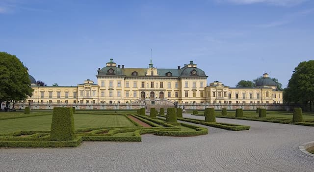 Gesellschaft Wissensfrage: Das Schloss Drottningholm ist der private Wohnsitz welcher Königsfamilie?