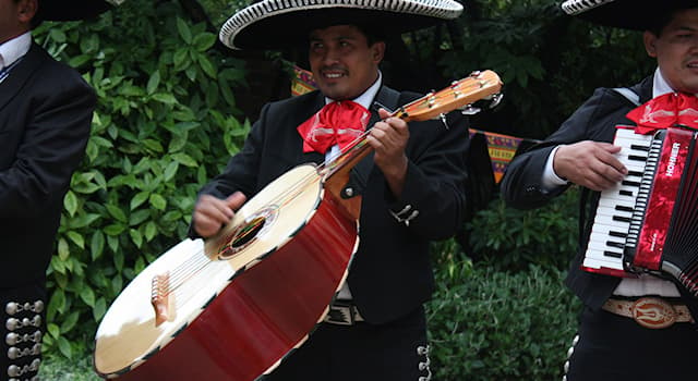 Kultur Wissensfrage: In welchem Land ist das Guitarrón, eine sehr große Gitarre mit sechs Saiten, weit verbreitet?