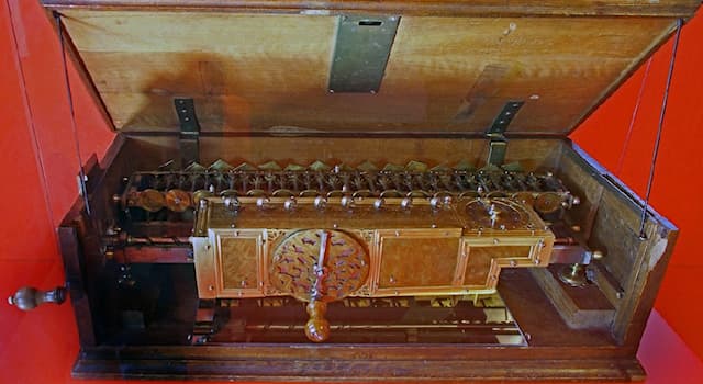 Geschichte Wissensfrage: Wann wurde eine Rechenmaschine erstmals urkundlich erwähnt?