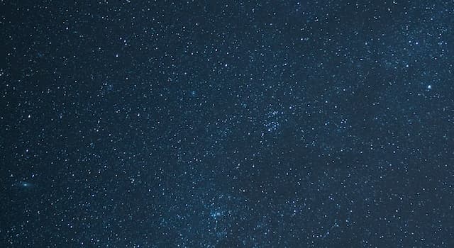 Scienza Domande: Cosa emette una stella?