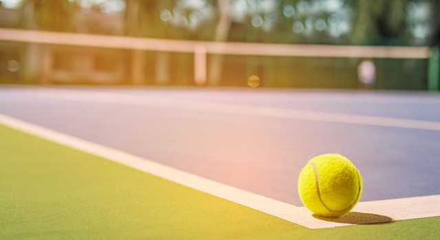 Sport Domande: Cosa si usa per colpire la pallina nel tennis?