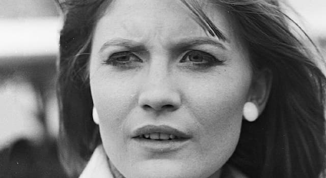Kultur Wissensfrage: Wie heißt diese Sängerin, die 1967 barfuß den Eurovision Song Contest in Wien gewann?