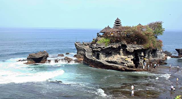 Kultur Wissensfrage: Auf welcher indonesischen Insel kann man den Tanah Lot Tempel besuchen?