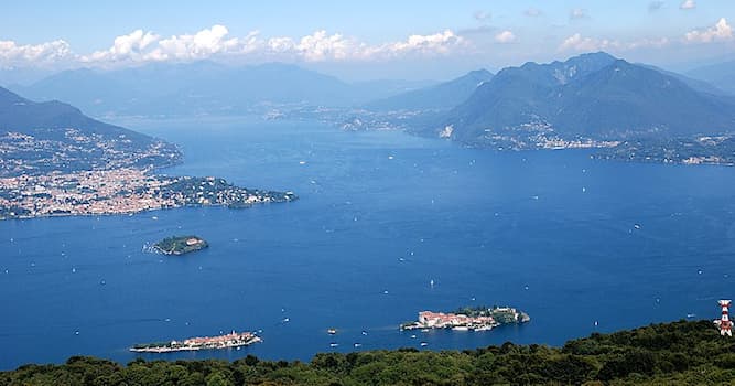 Geografia Domande: Come si chiamano le isole che compongono un affascinante arcipelago sul lago Maggiore?