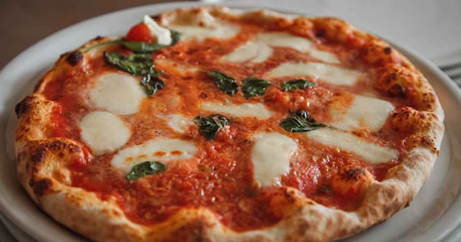 Cultura Domande: Come viene condita la pizza Margherita?