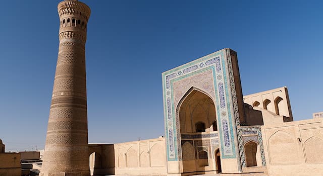 Kültür Trivia Sorusu: Hangi binada minare bulunur?