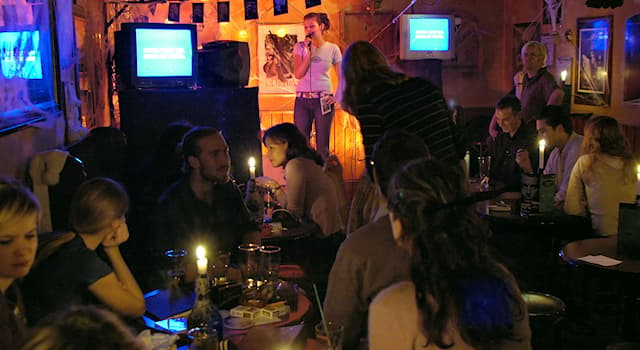 Kultur Wissensfrage: Was heißt "Karaoke" wörtlich?