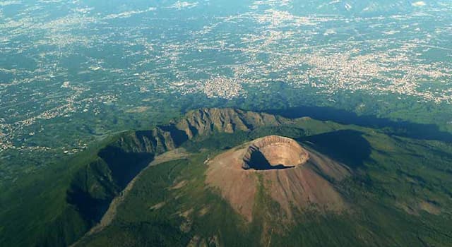 Geography Trivia Question: What Italian city is closest to Mount Vesuvius?