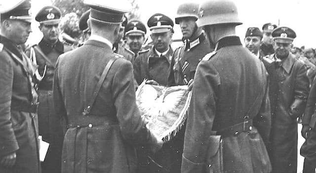 Geschichte Wissensfrage: Wie ist der deutsche Massenmörder Heinrich Himmler gestorben?