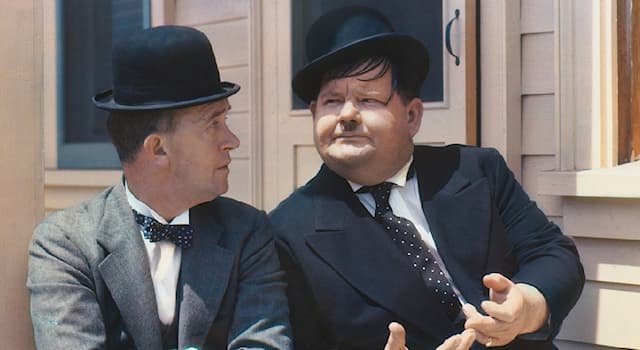 Film & Fernsehen Wissensfrage: Wieviele Kurz- und Langfilme drehten Stan Laurel und Oliver Hardy zusammen insgesamt?