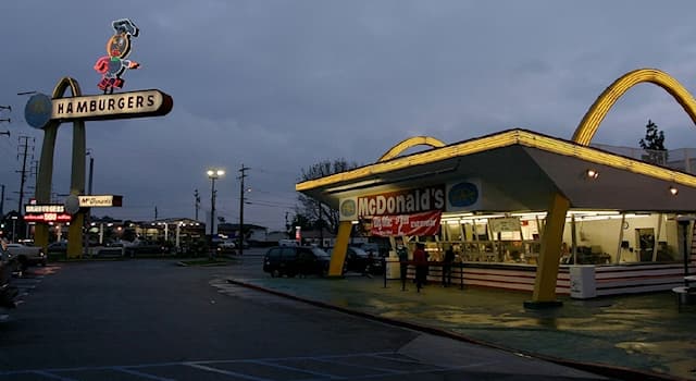 Gesellschaft Wissensfrage: Wo wurde der erste McDonald's eröffnet?
