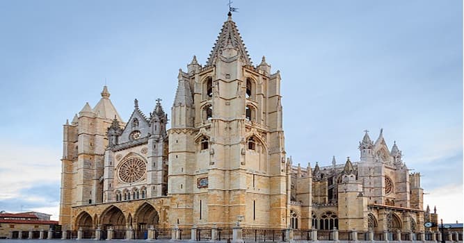 Historia Pregunta Trivia: ¿En qué año se comenzó a construir la catedral de Santa María de Regla de León?