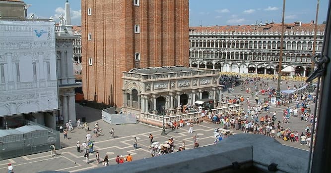 Historia Pregunta Trivia: ¿Qué arquitecto diseñó la Biblioteca Marciana y la Loggetta en Venecia, Italia?