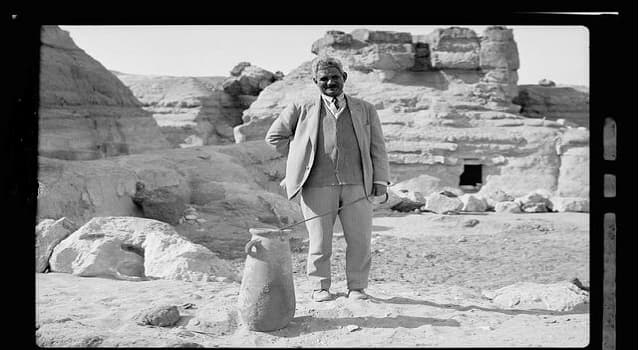 Historia Pregunta Trivia: ¿Qué egiptólogo es autor de Enciclopedia del Antiguo Egipto, Excavaciones en Guiza y La Gran pirámide de Jufu?