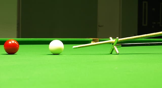 Sport Wissensfrage: Snooker gilt als klassisches Spiel des englischen Gentlemen’s Club und wird oft mit welchem Spiel verglichen?