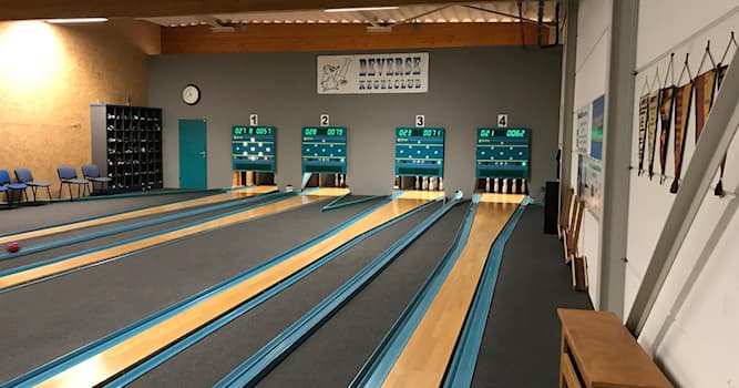 Sport Trivia Vraag: Wat is het verschil tussen bowlen en kegelen?