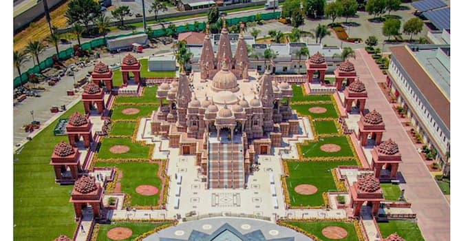 Geography Trivia Question: Where is this Shri Swaminarayan Mandir Hindu temple located?