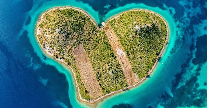 Géographie Question: Qu'est-ce qui rend l'île de Galešnjak en Croatie célèbre ?