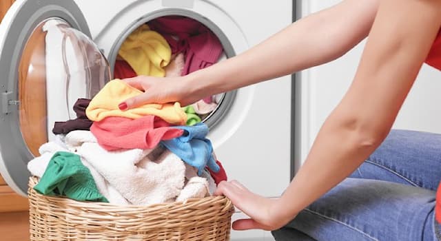 Maatschappij Trivia Vraag: Wat gebruiken we om stoffen en kleding te verzachten?