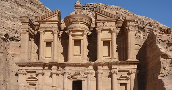Histoire Question: Quelle civilisation ancienne a produit le monument représenté sur la photo ?