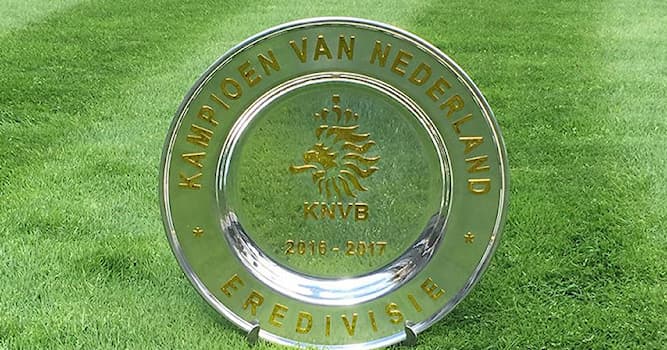 Sport Trivia Vraag: Welke Nederlandse voetbalclub werd in 2022 maar liefst voor de 36e keer kampioen van Nederland?