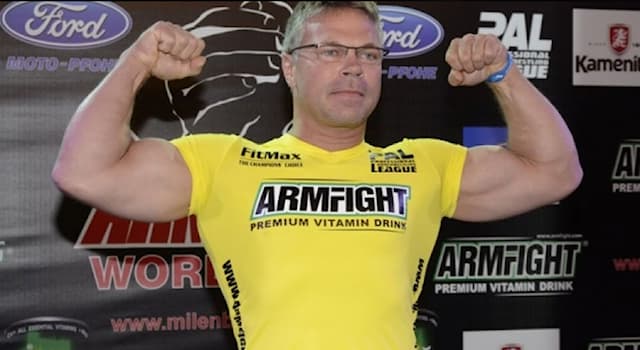 Sport Question: Dans quelle discipline sportive s'est illustré John Brzenk ?