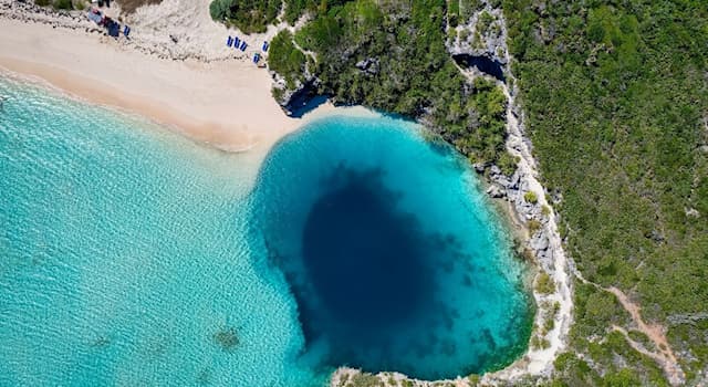 Aardrijkskunde Trivia Vraag: In welk land ligt Dean's Blue Hole?